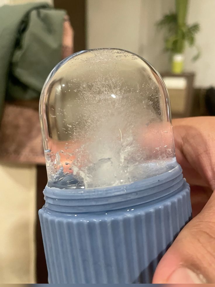 Massageador Facial de Gelo - GlowFrost